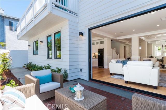 1621 23rd Street, Manhattan Beach, California 90266, 5 Bedrooms Bedrooms, ,2 BathroomsBathrooms,Residential,Sold,23rd,SB17077029
