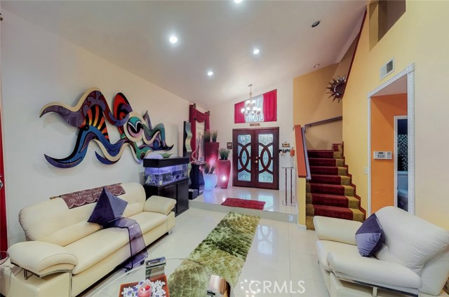5 Bed Home for Sale in Hawthorne, California
