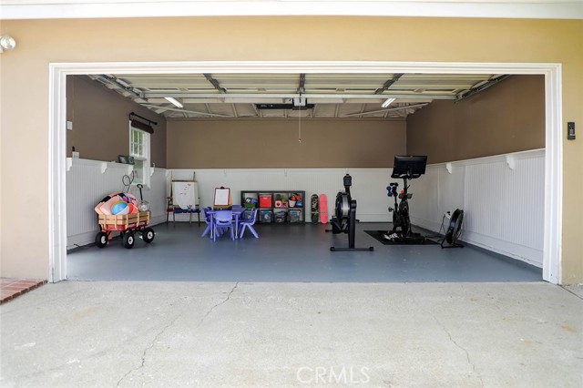 Finished garage (workout room, home office, etc.)