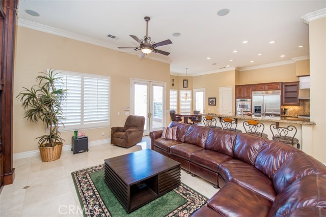 Large, Open Entertainment Family Room and Kitchen