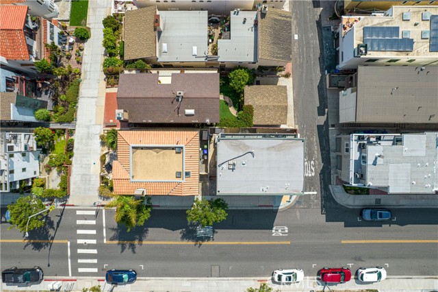 229 30th Street, Manhattan Beach, California 90266, 3 Bedrooms Bedrooms, ,1 BathroomBathrooms,Residential,Sold,30th,SB21138302