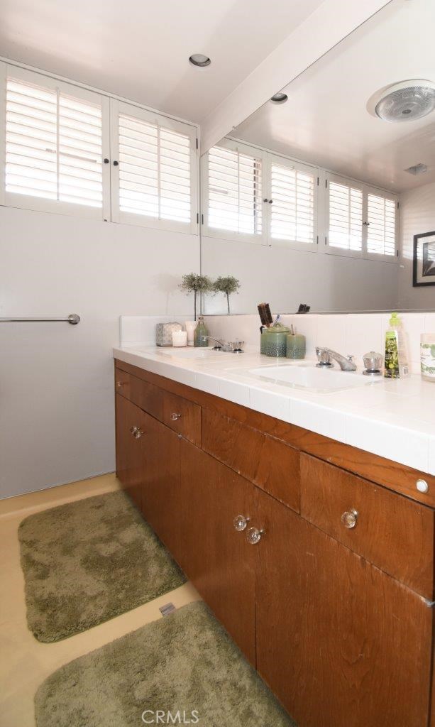 10 Pinto Lane, Rolling Hills Estates, California 90274, 4 Bedrooms Bedrooms, ,3 BathroomsBathrooms,Residential,Sold,Pinto,PV20024479