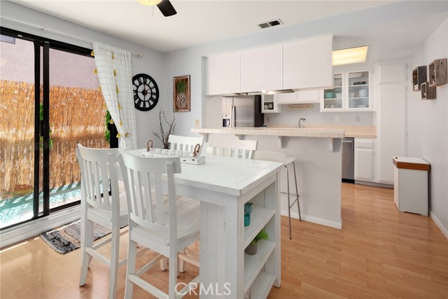 519 Meyer Lane, Redondo Beach, California 90278, 2 Bedrooms Bedrooms, ,1 BathroomBathrooms,Residential,Sold,Meyer,PV21074772