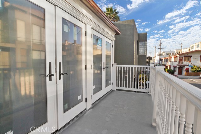 1144 The Strand, Manhattan Beach, California 90266, 3 Bedrooms Bedrooms, ,2 BathroomsBathrooms,Residential,Sold,The Strand,SB20244784
