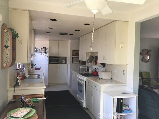 2022 Bataan Road, Redondo Beach, California 90278, 3 Bedrooms Bedrooms, ,1 BathroomBathrooms,Residential,Sold,Bataan,SB19039189