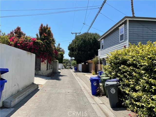 632 35th Street, Manhattan Beach, California 90266, 4 Bedrooms Bedrooms, ,3 BathroomsBathrooms,Residential,Sold,35th,SB21104964