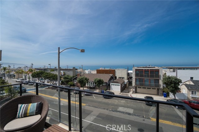 1308 Manhattan Avenue, Manhattan Beach, California 90266, 3 Bedrooms Bedrooms, ,2 BathroomsBathrooms,Residential,Sold,Manhattan,SB18127932