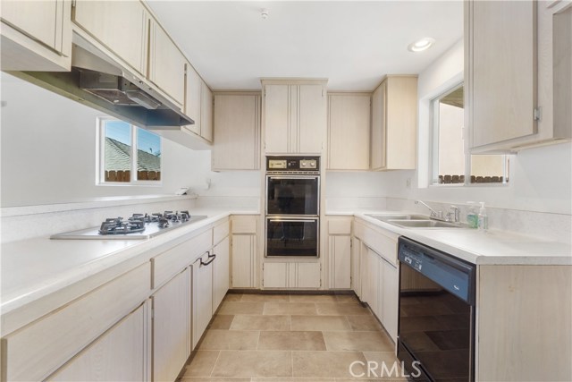 312 Avenue D, Redondo Beach, California 90277, 3 Bedrooms Bedrooms, ,2 BathroomsBathrooms,Residential,Sold,Avenue D,PW20179894