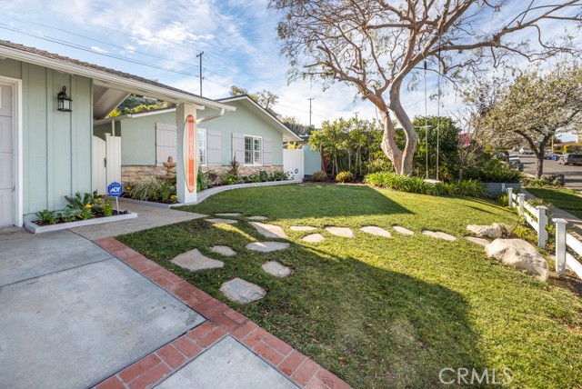 4930 Elmdale Drive, Rolling Hills Estates, California 90274, 3 Bedrooms Bedrooms, ,2 BathroomsBathrooms,Residential,Sold,Elmdale,SB21022123