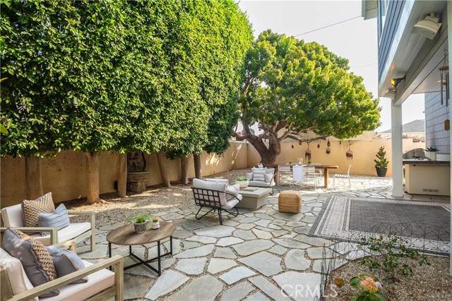 2004 Manzanita Lane, Manhattan Beach, California 90266, 5 Bedrooms Bedrooms, ,3 BathroomsBathrooms,Residential,Sold,Manzanita,SB20222651