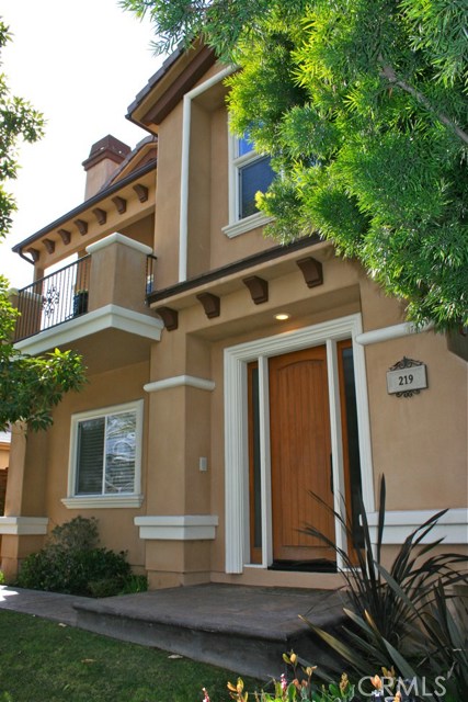 219 Lucia Avenue, Redondo Beach, California 90277, 3 Bedrooms Bedrooms, ,2 BathroomsBathrooms,Residential,Sold,Lucia,PV18248811