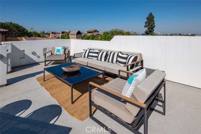 1919 Gates Avenue, Redondo Beach, California 90278, 4 Bedrooms Bedrooms, ,3 BathroomsBathrooms,Residential,Sold,Gates,SB20216794