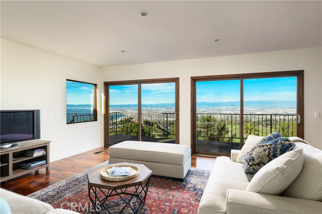 6061 Woodfern Drive, Rancho Palos Verdes, California 90275, 6 Bedrooms Bedrooms, ,4 BathroomsBathrooms,Residential,Sold,Woodfern,SB19042575