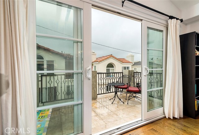 161 1st Court, Hermosa Beach, California 90254, 3 Bedrooms Bedrooms, ,3 BathroomsBathrooms,Residential,Sold,1st,SB18066739