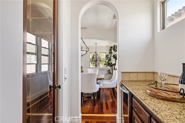556 Helberta Avenue, Redondo Beach, California 90277, 4 Bedrooms Bedrooms, ,3 BathroomsBathrooms,Residential,Sold,Helberta,SB20115662