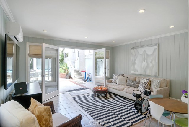 2300 Poinsettia Avenue, Manhattan Beach, California 90266, 4 Bedrooms Bedrooms, ,3 BathroomsBathrooms,Residential,Sold,Poinsettia,SB17106769