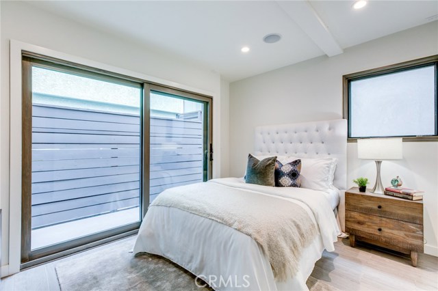 206 Moonstone Street, Manhattan Beach, California 90266, 4 Bedrooms Bedrooms, ,1 BathroomBathrooms,Residential,Sold,Moonstone,SB19150217