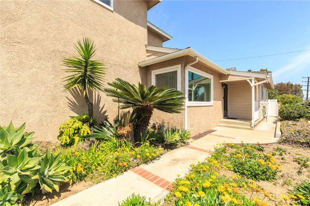 500 Green Lane, Redondo Beach, California 90278, 4 Bedrooms Bedrooms, ,2 BathroomsBathrooms,Residential,Sold,Green,SB18095659