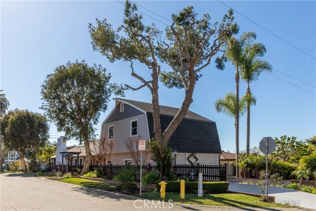 668 36th Street, Manhattan Beach, California 90266, 3 Bedrooms Bedrooms, ,2 BathroomsBathrooms,Residential,Sold,36th,SB21007690