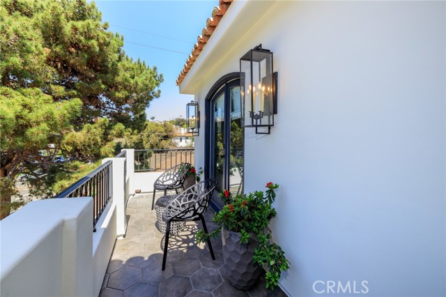 2408 Pine Avenue, Manhattan Beach, California 90266, 4 Bedrooms Bedrooms, ,3 BathroomsBathrooms,Residential,Sold,Pine,SB21066835