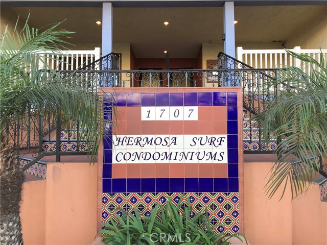 Hermosa Surf Condominium Entrance