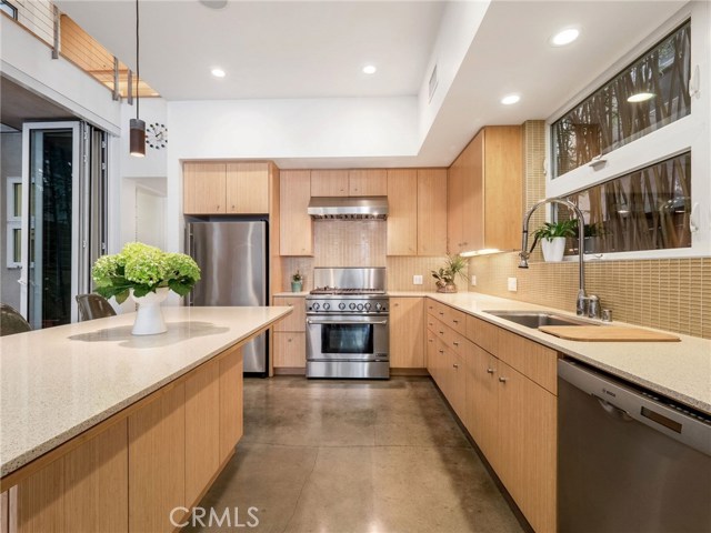 448 31st Street, Manhattan Beach, California 90266, 3 Bedrooms Bedrooms, ,2 BathroomsBathrooms,Residential,Sold,31st,SB20192689