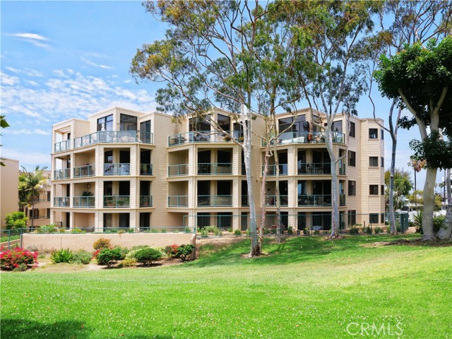 120 The Village, Redondo Beach, California 90277, 2 Bedrooms Bedrooms, ,1 BathroomBathrooms,Residential,Sold,The Village,SB21144583