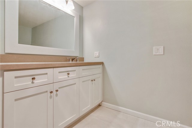 700 Esplanade, Redondo Beach, California 90277, 3 Bedrooms Bedrooms, ,2 BathroomsBathrooms,Residential,Sold,Esplanade,SB18014661