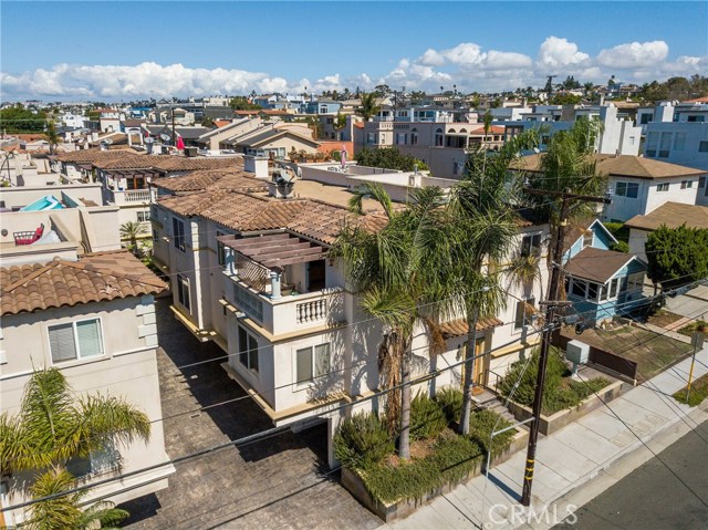 613 1st Place, Hermosa Beach, California 90254, 4 Bedrooms Bedrooms, ,2 BathroomsBathrooms,Residential,Sold,1st,PV19008292