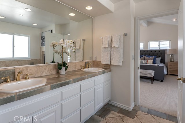 2111 Nelson Avenue, Redondo Beach, California 90278, 4 Bedrooms Bedrooms, ,2 BathroomsBathrooms,Residential,Sold,Nelson,SB19043798