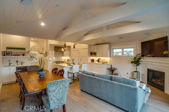 704 Loma, Hermosa Beach, California 90254, 4 Bedrooms Bedrooms, ,4 BathroomsBathrooms,Residential,Sold,Loma,SB19164166