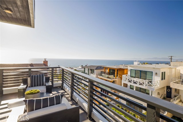 312 20th Street, Manhattan Beach, California 90266, 5 Bedrooms Bedrooms, ,4 BathroomsBathrooms,Residential,Sold,20th,SB21017923