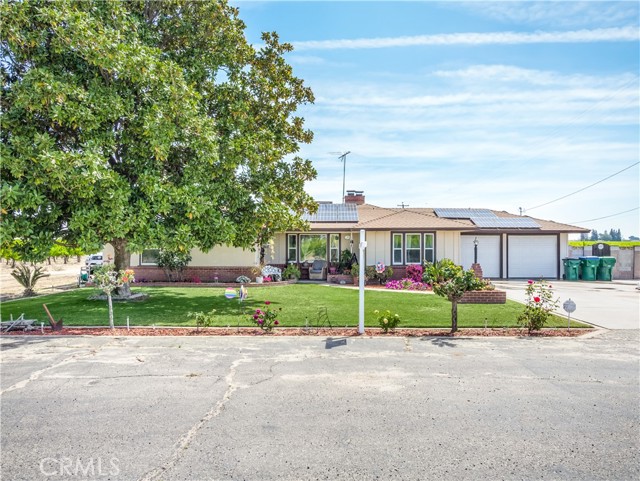 Detail Gallery Image 1 of 1 For 8352 S Cherry Ave, Fresno,  CA 93725 - 3 Beds | 2 Baths