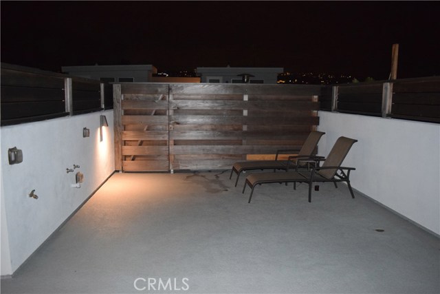 1920 Pacific Coast, Redondo Beach, California 90277, 3 Bedrooms Bedrooms, ,3 BathroomsBathrooms,Residential,Sold,Pacific Coast,SB20262692