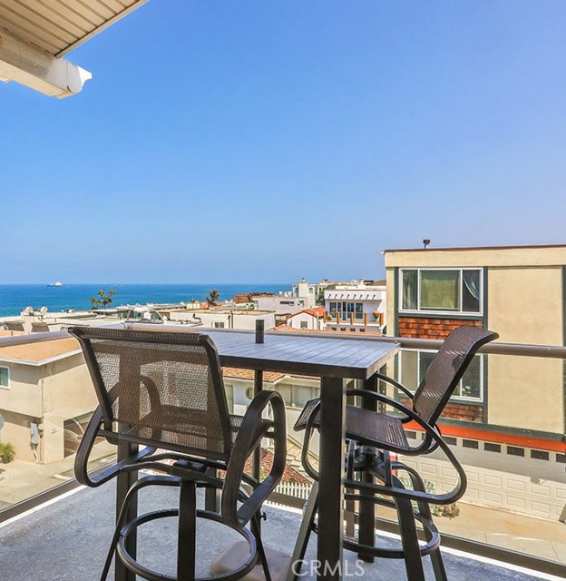 220 23rd Street, Manhattan Beach, California 90266, 3 Bedrooms Bedrooms, ,1 BathroomBathrooms,Residential,Sold,23rd,OC19050321