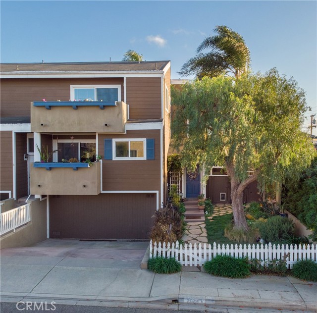 2522 Voorhees Avenue, Redondo Beach, California 90278, 3 Bedrooms Bedrooms, ,2 BathroomsBathrooms,Residential,Sold,Voorhees,SB21051425