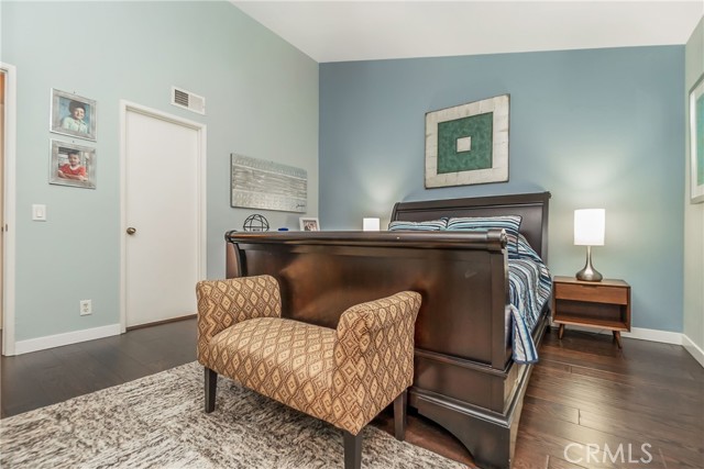 2 Bed Home for Sale in Valley Village, California