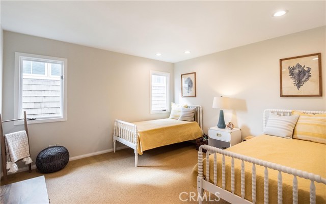 2104 Poinsettia Avenue, Manhattan Beach, California 90266, 4 Bedrooms Bedrooms, ,3 BathroomsBathrooms,Residential,Sold,Poinsettia,SB19043761