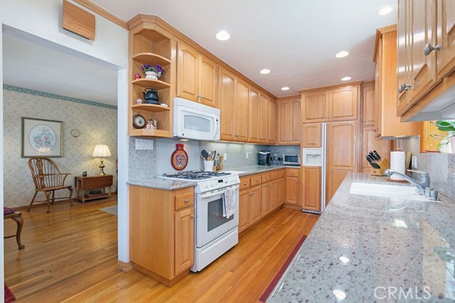 626 Irena Avenue, Redondo Beach, California 90277, 3 Bedrooms Bedrooms, ,2 BathroomsBathrooms,Residential,Sold,Irena,SB20177018