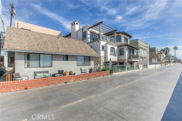 3435 Hermosa Avenue, Hermosa Beach, California 90254, 2 Bedrooms Bedrooms, ,2 BathroomsBathrooms,Residential,Sold,Hermosa,SB18258077
