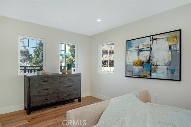 528 Elena Avenue, Redondo Beach, California 90277, 4 Bedrooms Bedrooms, ,4 BathroomsBathrooms,Residential,Sold,Elena,SB21098189