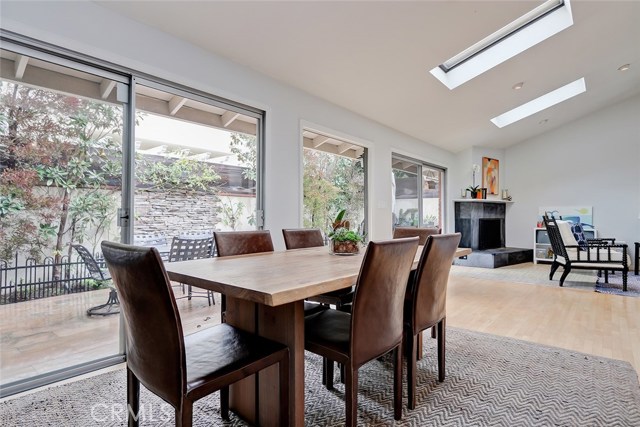 1212 Elm Avenue, Manhattan Beach, California 90266, 3 Bedrooms Bedrooms, ,2 BathroomsBathrooms,Residential,Sold,Elm,SB19051090