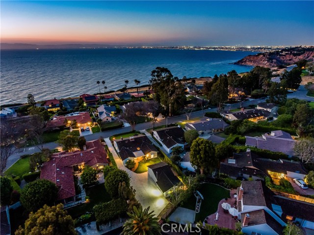 1516 Chelsea Road, Palos Verdes Estates, California 90274, 3 Bedrooms Bedrooms, ,2 BathroomsBathrooms,Residential,Sold,Chelsea,PV18124949