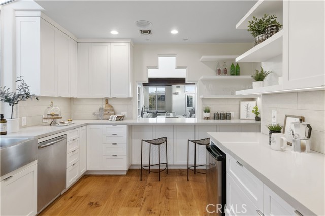 Eating area in kitchen.