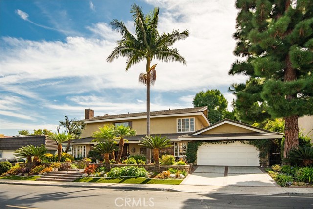 Photo of 6370 E Bixby Hill Road, Long Beach, CA 90815