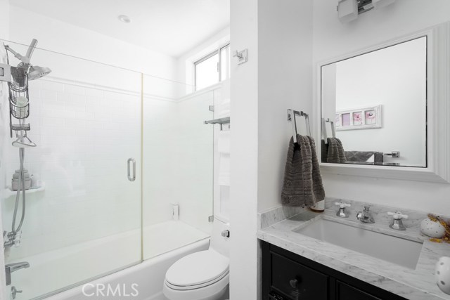 1 Bed Home for Sale in Santa Monica, California