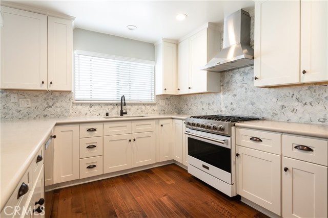 305 Broadway, Redondo Beach, California 90277, 3 Bedrooms Bedrooms, ,2 BathroomsBathrooms,Residential,Sold,Broadway,OC21094038