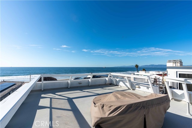 113 30th Place, Manhattan Beach, California 90266, 2 Bedrooms Bedrooms, ,2 BathroomsBathrooms,Residential,Sold,30th,SB21040269
