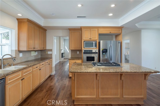 106 Juanita Avenue, Redondo Beach, California 90277, 5 Bedrooms Bedrooms, ,3 BathroomsBathrooms,Residential,Sold,Juanita,SB19077210