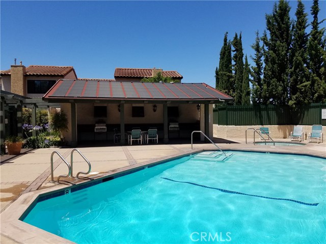 Community Pool and Outdoor Kitchen-Party Area